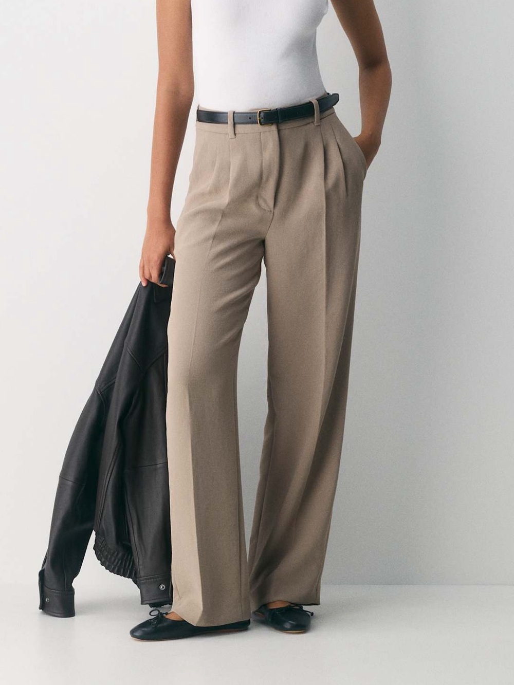 Aritzia | Effortless Pant | Nomad Taupe | NWOT | 8S